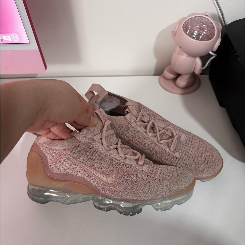 Nike Women's Light Pink Sneakers